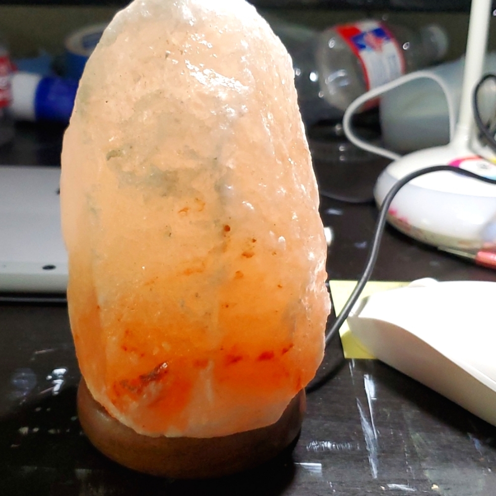 Himalayan rock salt lamp